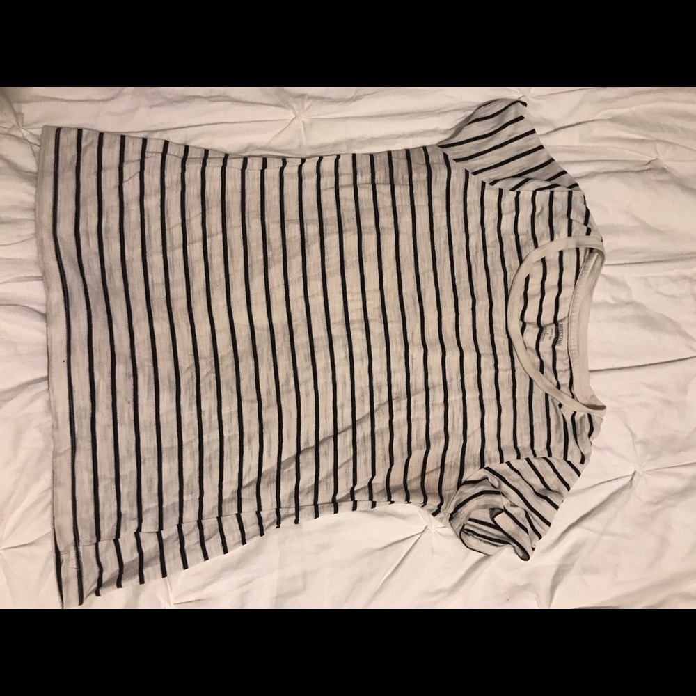 Short sleeve striped shirt